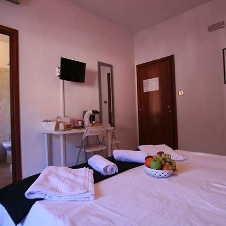 Guest House San Peter ローマ エクステリア 写真